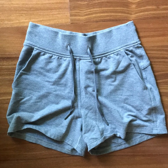 Lulu lemon sweatshorts - Picture 6 of 7
